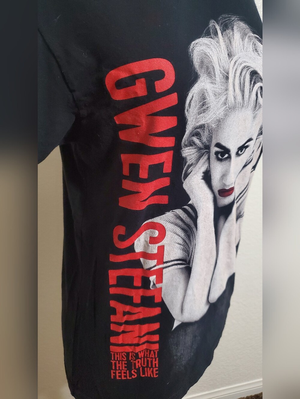Gwen Stefani #TRUTH T-shirt - Picture 5 of 6